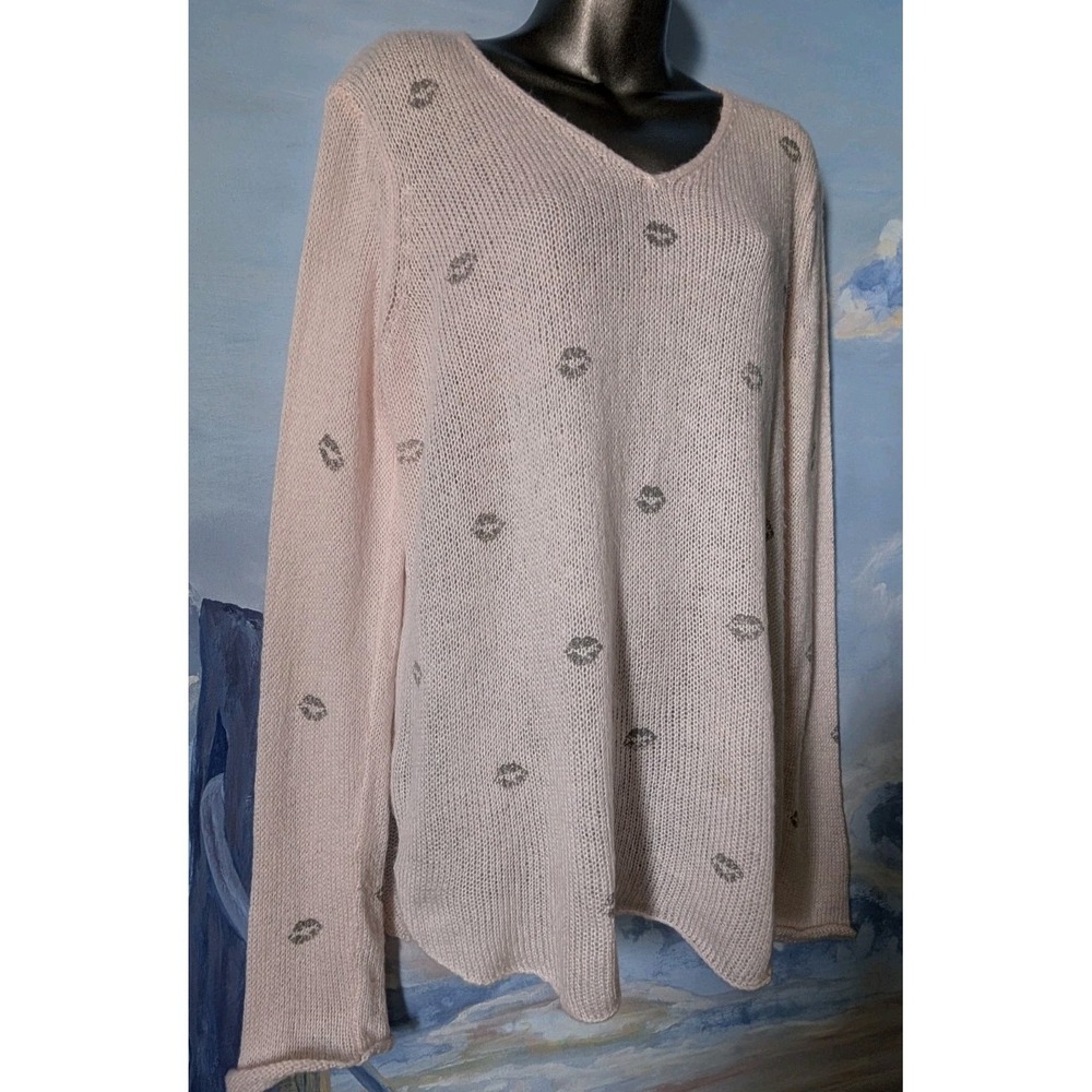 Wooden Ships Paola Buendia M/L V-Neck Lips Sweater
